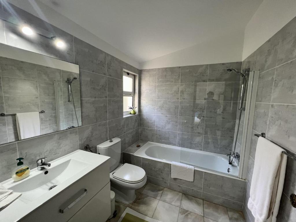 Traditional 3 Bedroom Villa With Great Pool In The Heart Of 발도로보 외부 사진