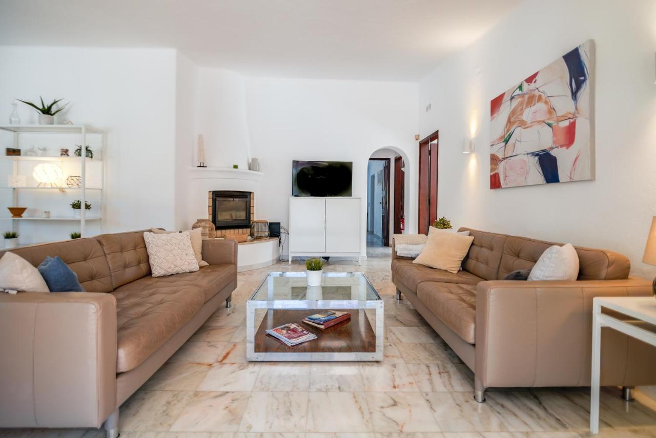 Traditional 3 Bedroom Villa With Great Pool In The Heart Of 발도로보 외부 사진